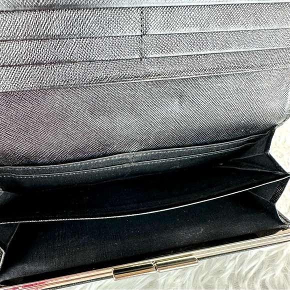 Burberry long wallet *READ* - Picture 12 of 15